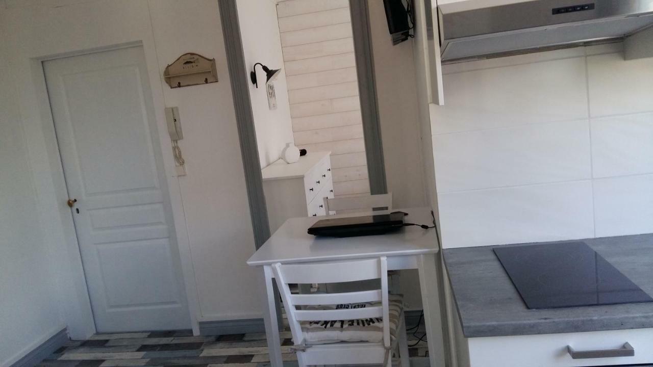 100 M De La Mer, Sauna, Wifi 梅尔·莱斯·拜恩斯 外观 照片
