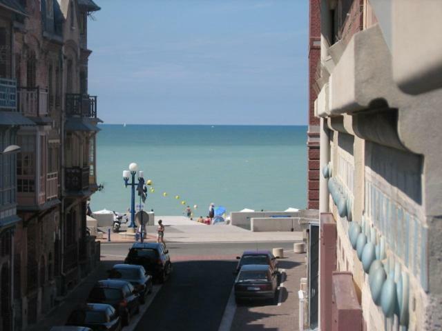 100 M De La Mer, Sauna, Wifi 梅尔·莱斯·拜恩斯 外观 照片